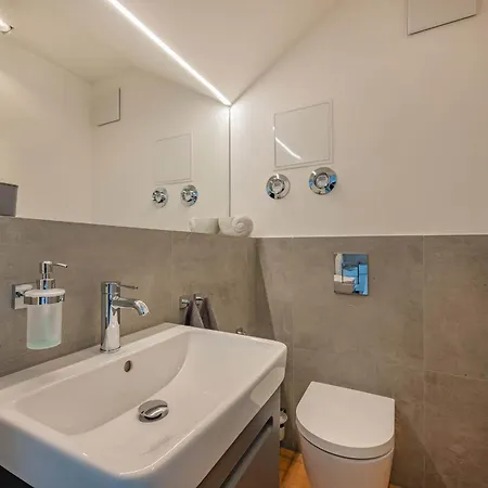 Seepark 1111 Apartment